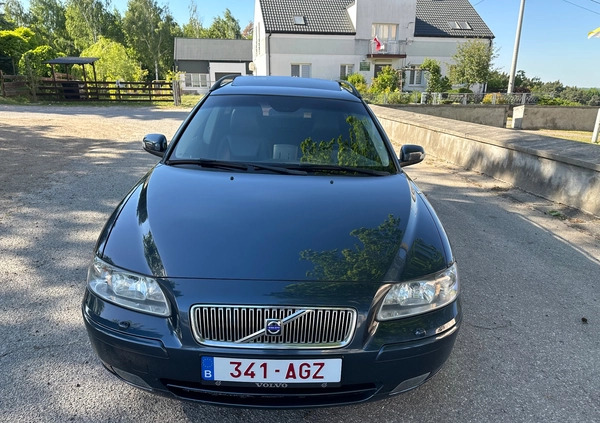 Volvo V70 cena 23900 przebieg: 240000, rok produkcji 2007 z Okonek małe 781